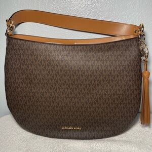 Michael Kors Brooke Lg Zip Hobo in Brown/Acorn